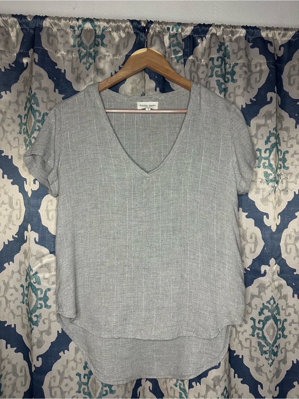 Bella Dahl Gray Shimmer Pinstripe Hi-Low Blouse Size Small